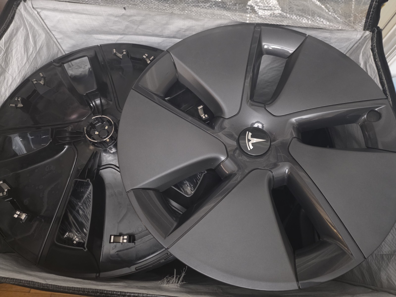 OEM Tesla Model 3 (2017 – 2023) 18 Inch Aero Hubcaps Wheel Covers – Used