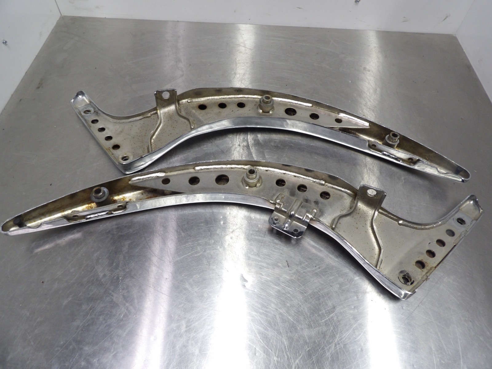 01-23 Suzuki Boulevard VL800 C50 rear passenger chrome grab rails 41610-41F00