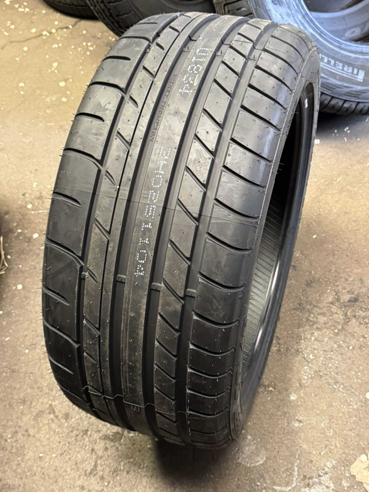 New Tire Mickey Thompson Street Comp 275/40R20 106Y