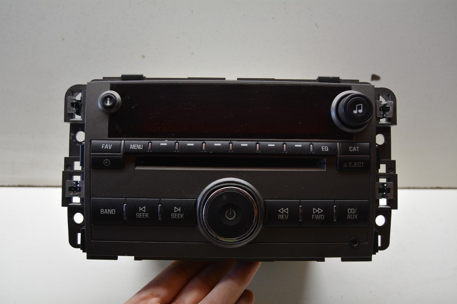 2009 SATURN VUE AM-FM AUDIO RADIO W/ CD PLAYER OEM, 638-02861
