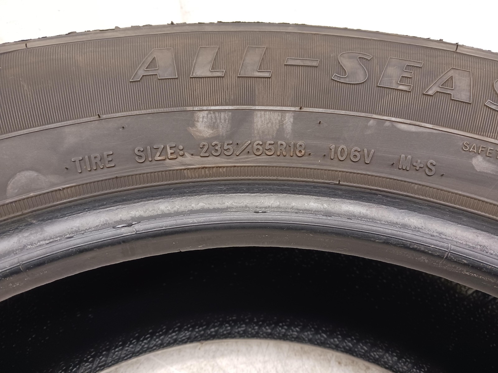 2015-2025 Infiniti QX60 Tire GoodYear Reliant All-Season 235/65 R18 OEM