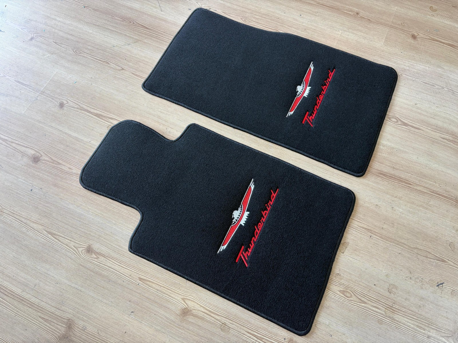 New! 2002-2005 Ford Thunderbird black CARPET Floor Mats w Embroidered