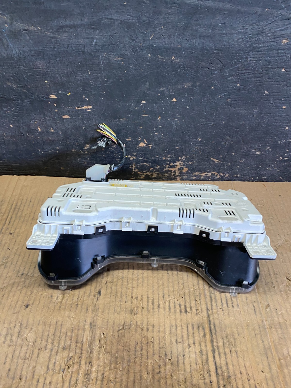 2009 to 2014 Ford E150 E250 E350 VAN Gauge Speedometer Cluster OEM s8721 DG