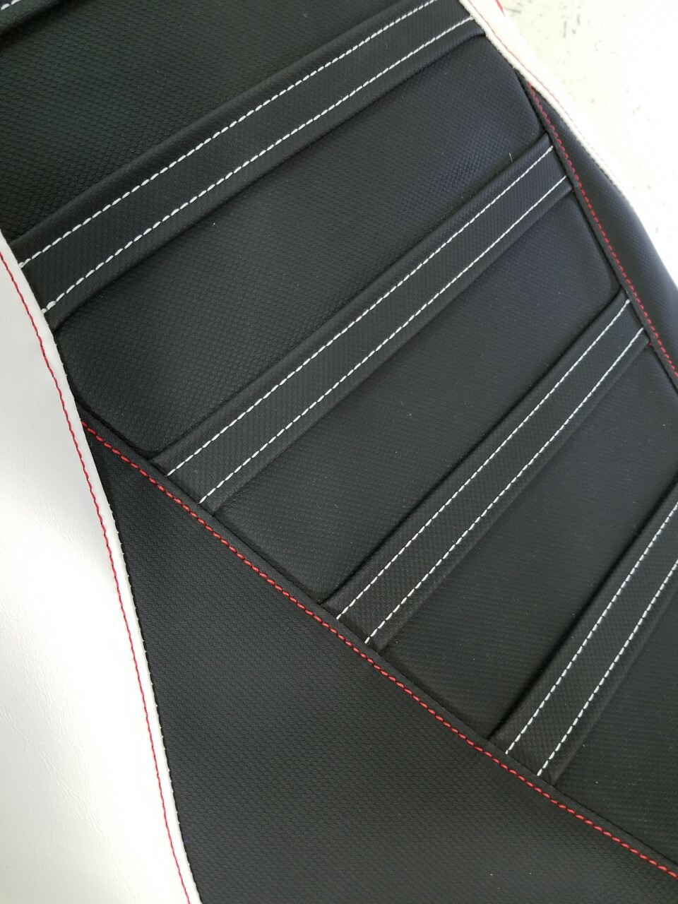 HONDA 400ex trx 400X seat cover STRAPPER SEAT WHT/BLK/RED/CARB FITS UP TO 2007