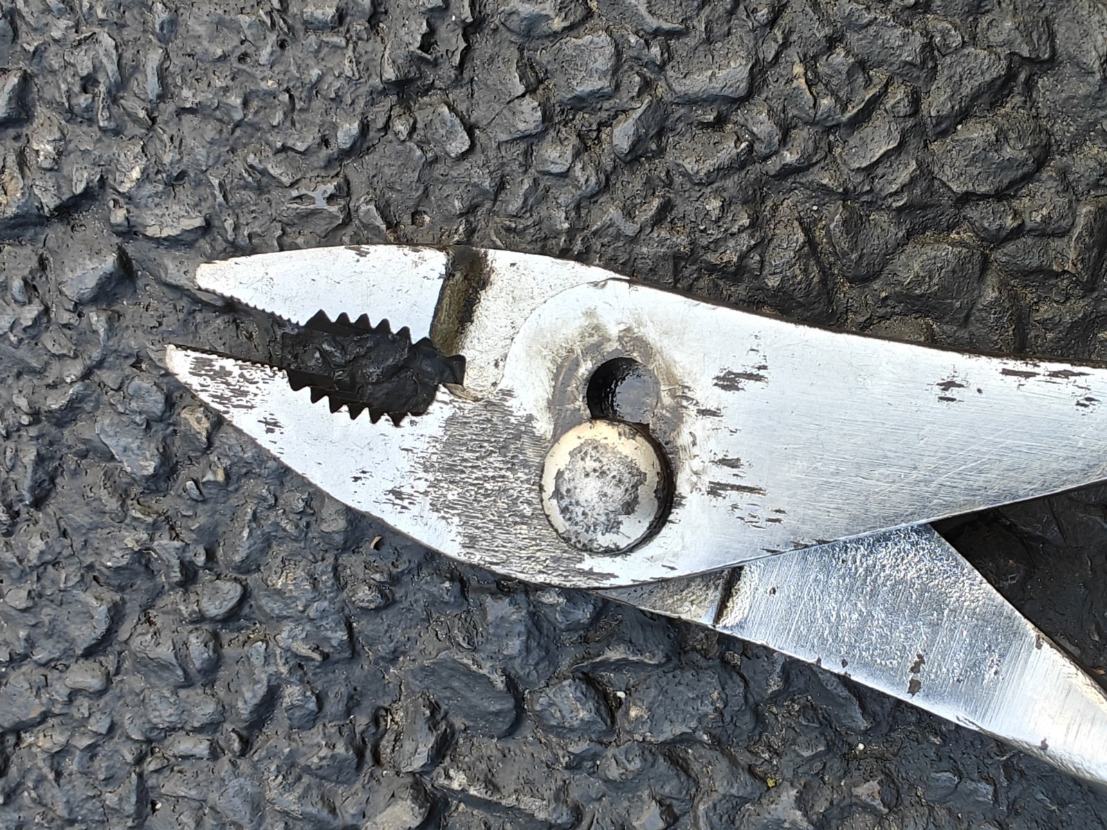 Snap On Tools USA Vintage Slip Joint Pliers 47 With Cutters Vacuum Grip