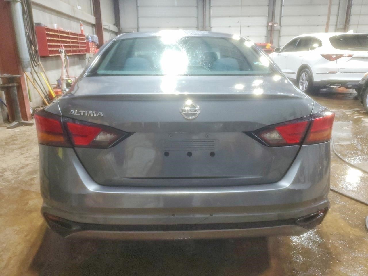(LOCAL PICKUP ONLY) Driver Left Front Door Without Acoustic Glass Fits 19-21 ALT
