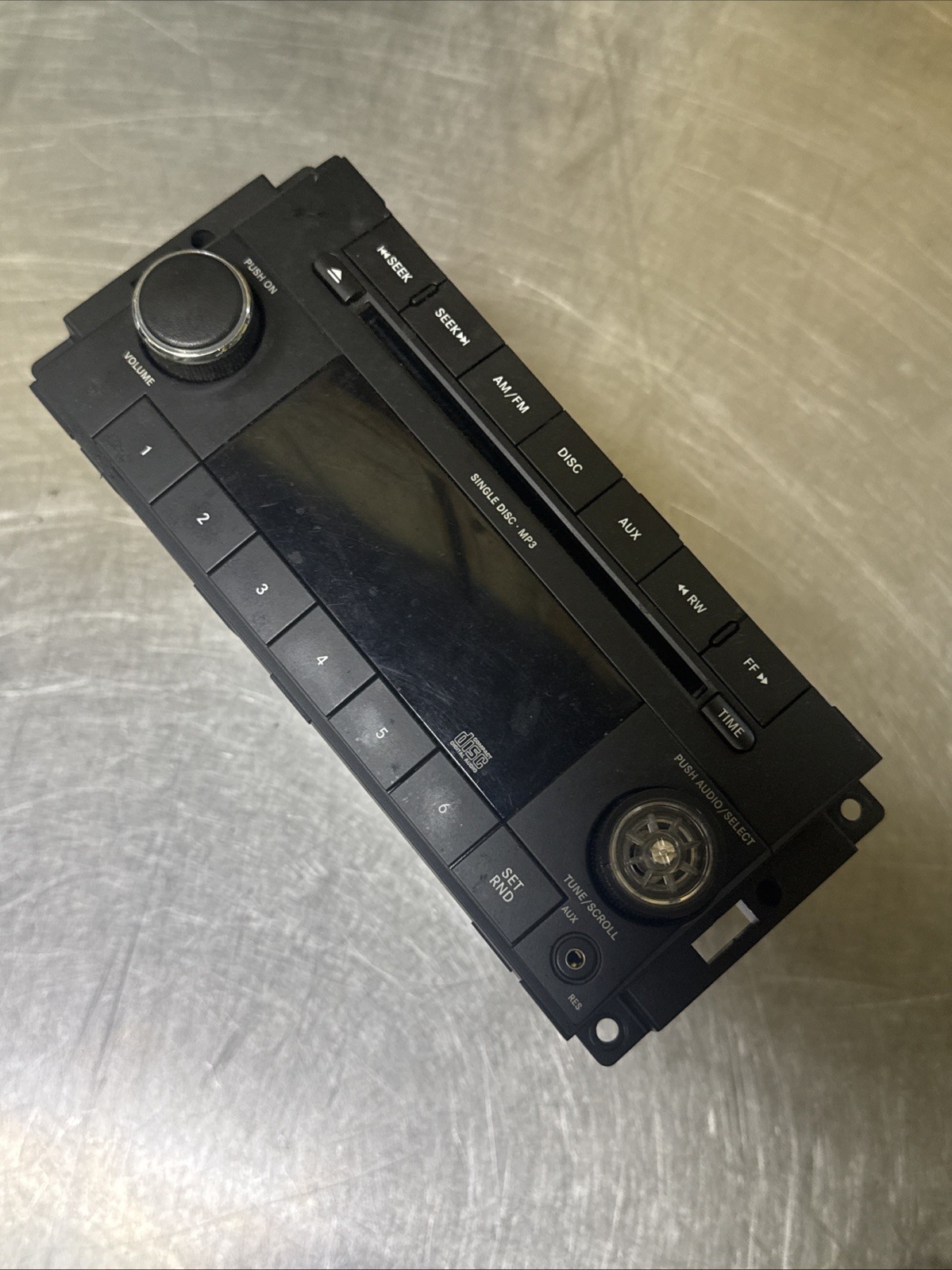 07-12 JEEP DODGE CHRYSLER RES Radio MP3 CD Player P05091224AD