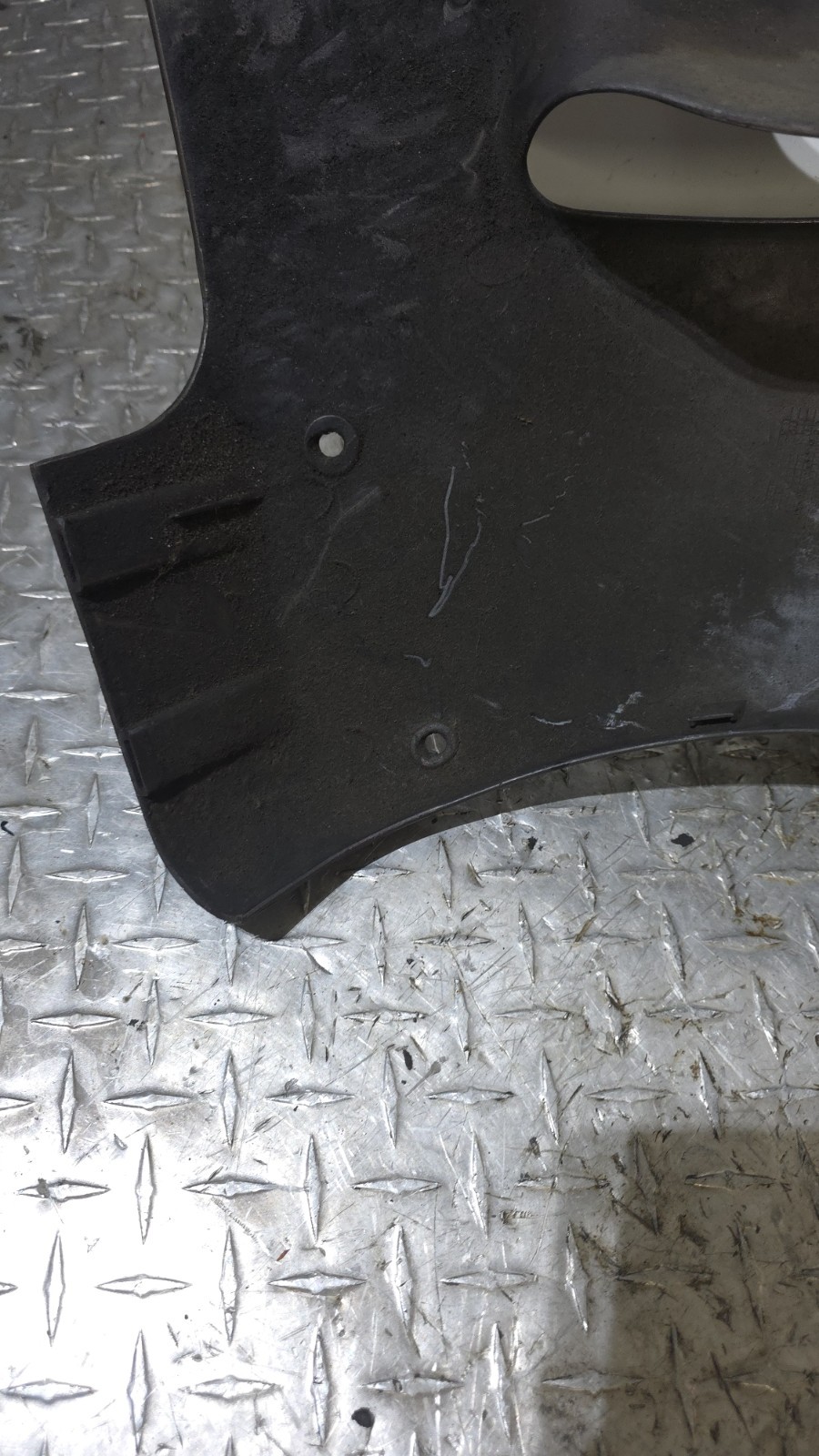 1999-2007 SUZUKI GSX1300r HAYABUSA OEM FACTORY LEFT SIDE FAIRING (SCRATCHES)
