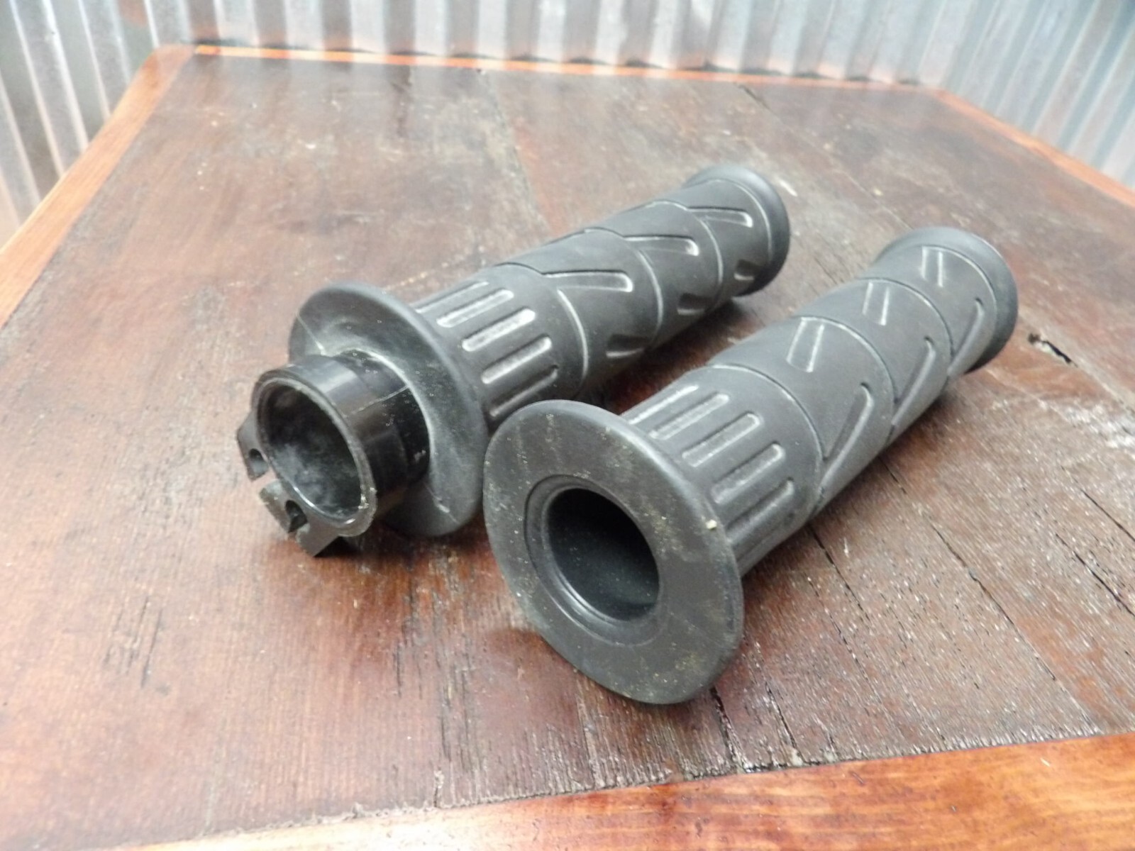 2022 CF MOTO 300NK / CF300 HANDLEBAR GRIPS THROTTLE TUBE SLEEVE A000-100010-2000