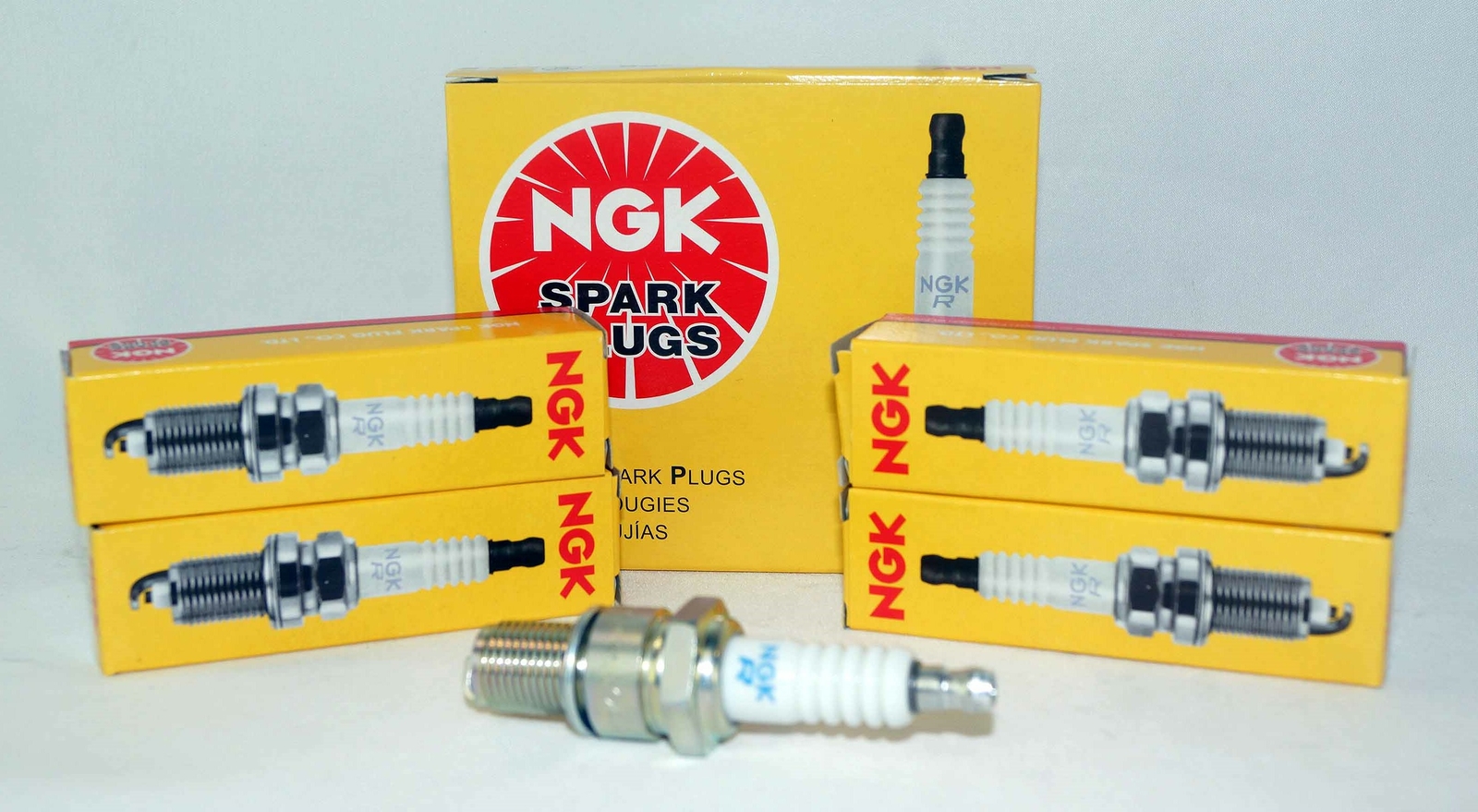 Set of 4 Genuine NGK 5722 BR9ES Nickel Spark Plug with Removable Terminal Nut