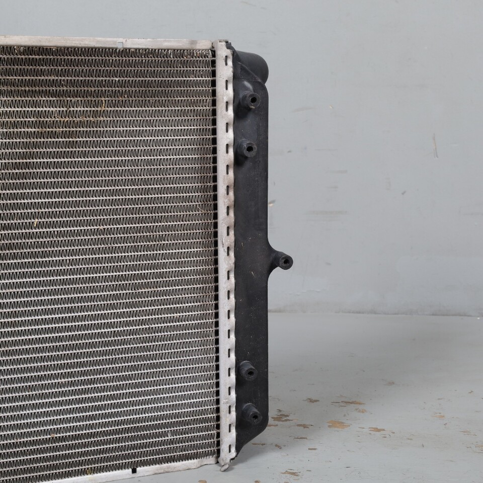 1997-2004 Porsche 911 996 Boxster Radiator 986 Right / Left 99610613150 OEM