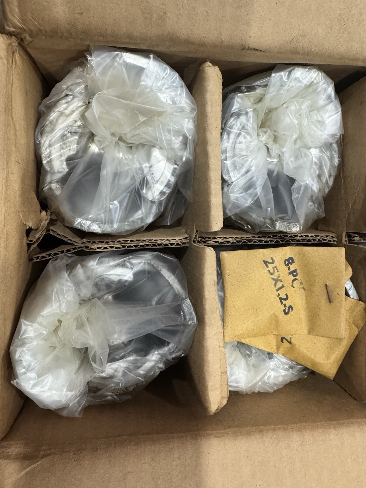 NOS Metal Leve P-1543 Oversize Piston Pin Kit – Ford 4.050 Bore – Set of 8