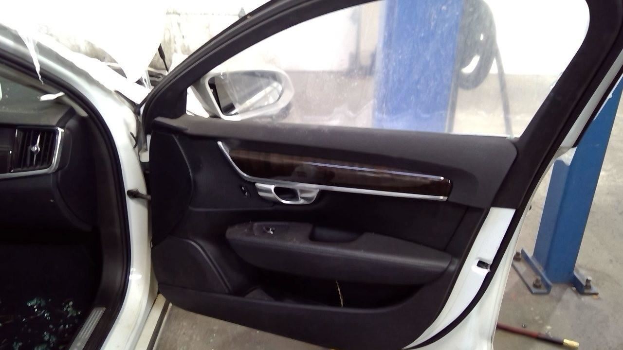 S90 2018 Front Door Trim Panel 2293688
