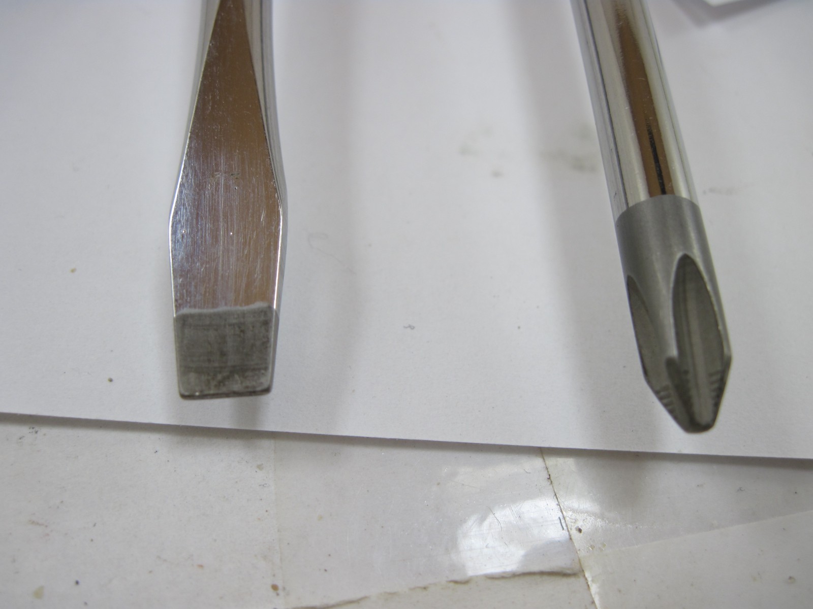 Snap On 1/4″ Slotted #2 Phillips Titanium Gray Screwdriver Set SGDP42 SGD4B NICE