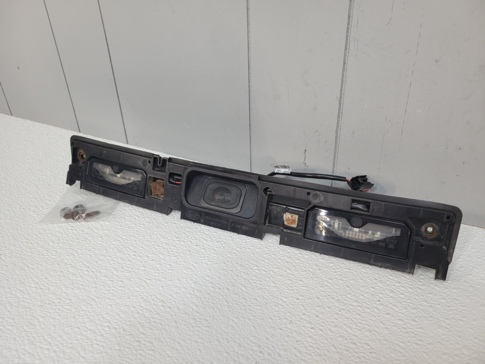 2013-2022 Range Rover L405 Rear Hatch Lights Release Button Latch Handle OEM
