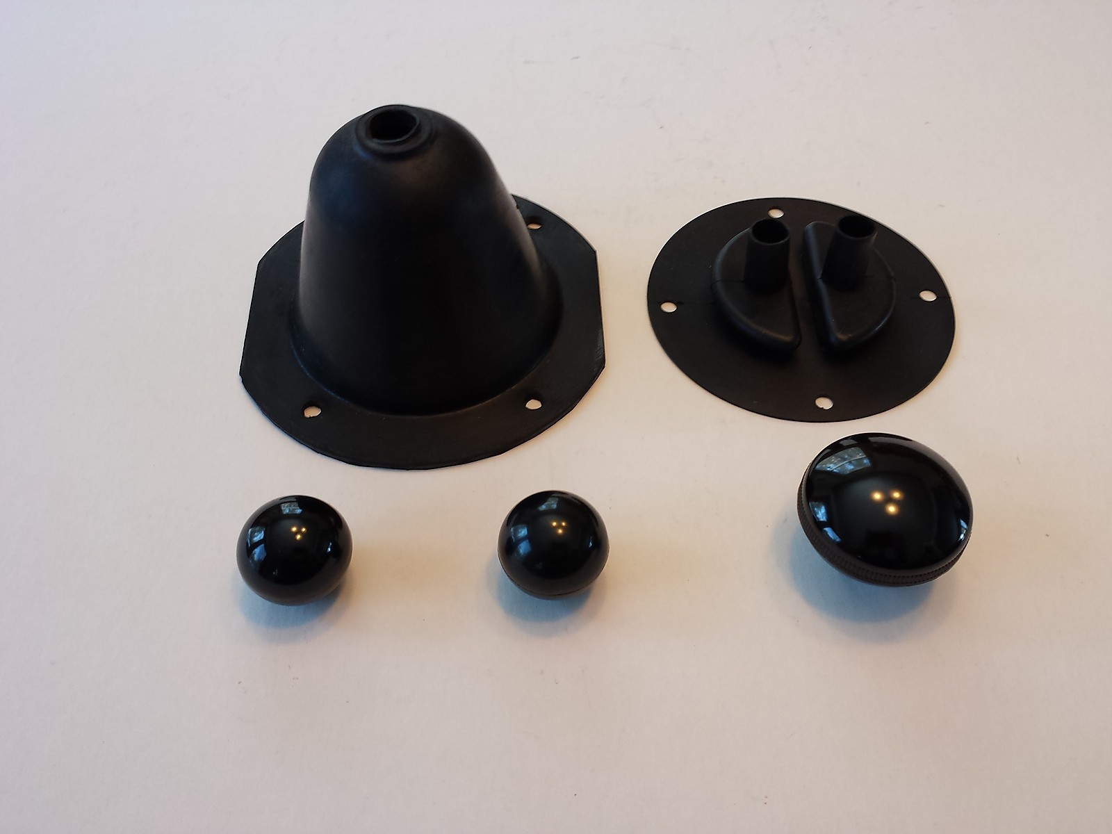 FITS Jeep Willys MB CJ2 CJ3 CJ5 CJ6 3 Spd Shift Lever-Dana 18 T/F Boots & Knobs