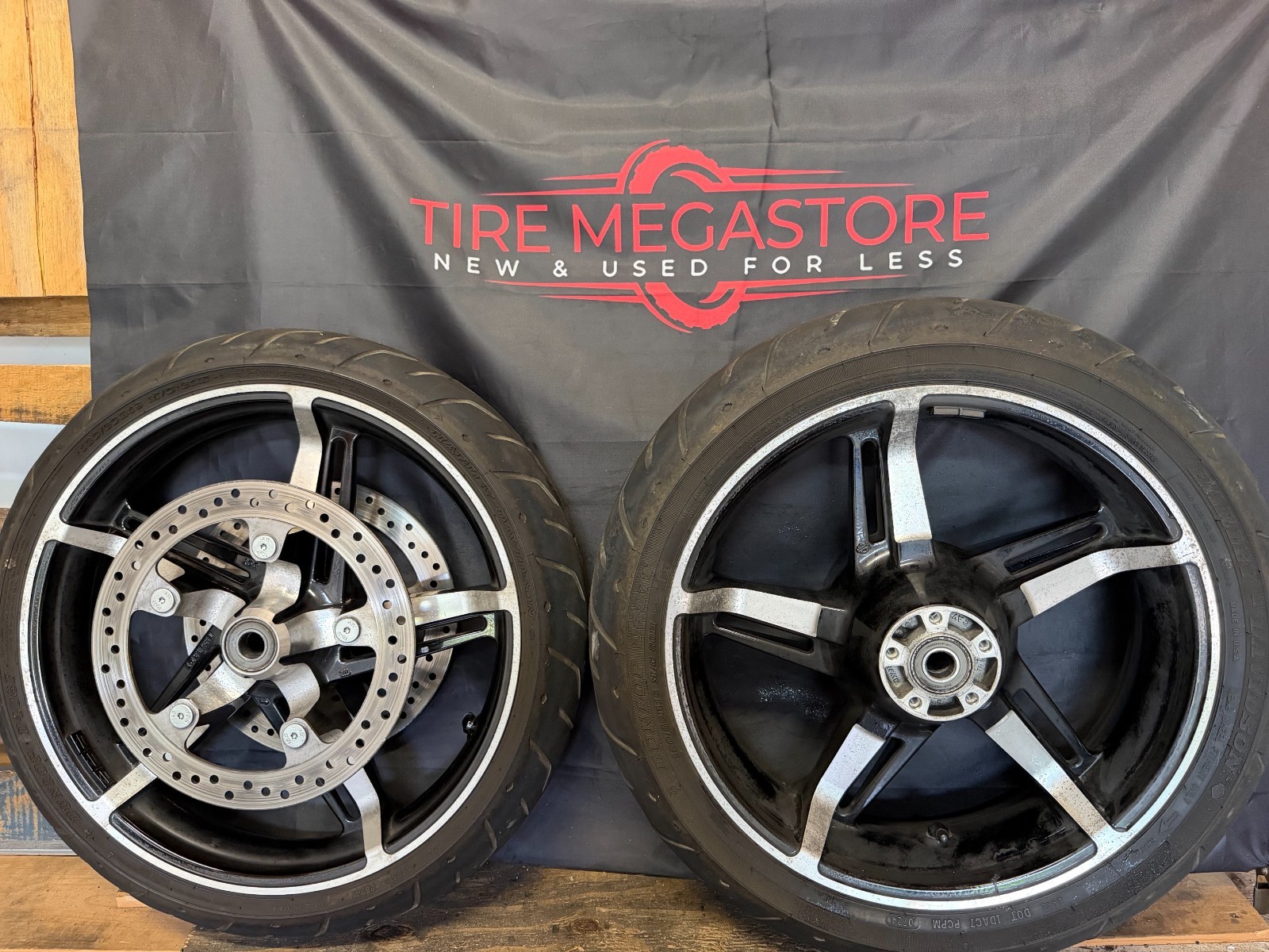 Take-off Harley Davidson 19″ Black/Slv Wheels, Tires & Rotors 2024-3115-19-18-2