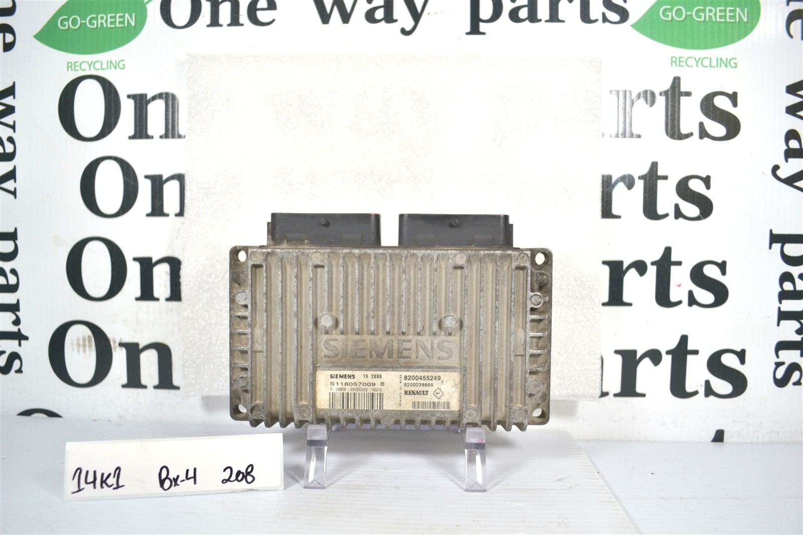 8200038888 Renault Scenic/PEUGEOT 1999-2003 Engine Control Unit ECU 14K1 208 B4