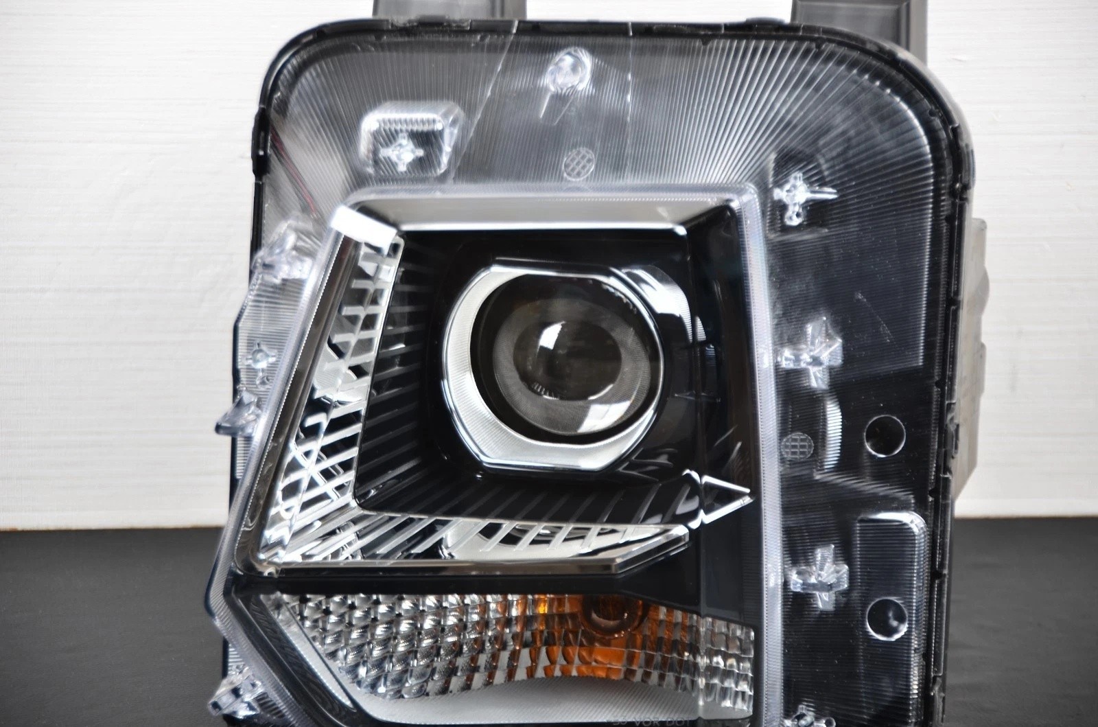 New Left or Right Side Halogen Headlight For 2022-2024 Hyundai Santa Cruz Opt.