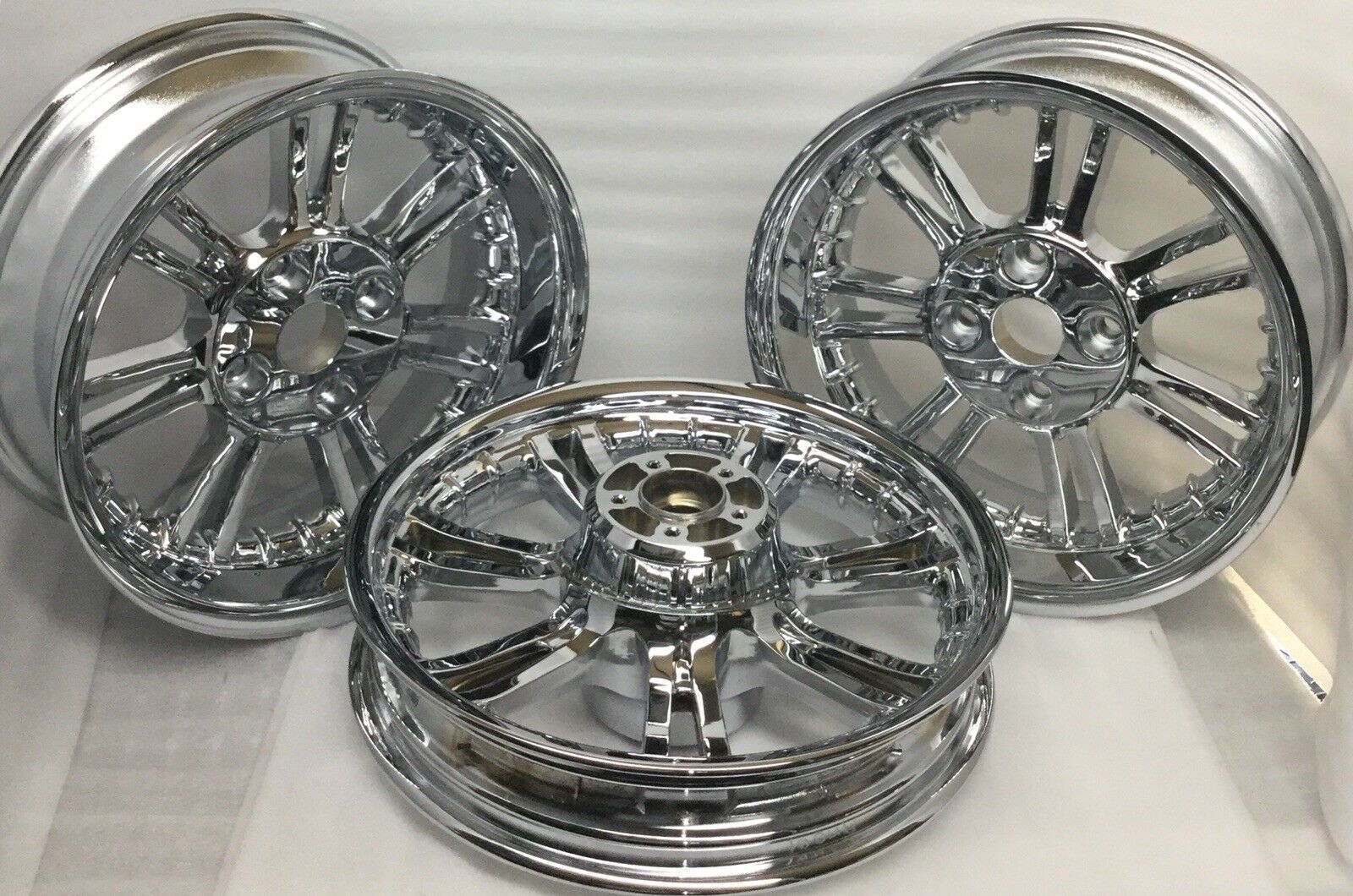 HARLEY TRI GLIDE TRIKE TOURING CHROME WHEELS RIMS 09-23 Exchange Program