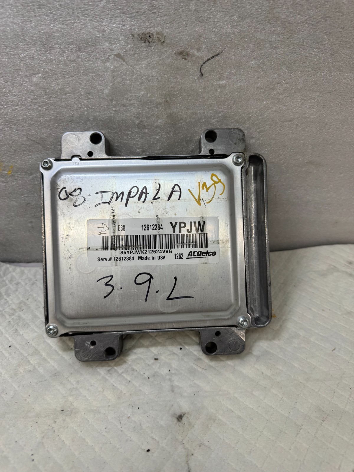 2008 Chevrolet Impala 3.9L Engine Control Unit Module ECU 12612384 OEM (V 39)