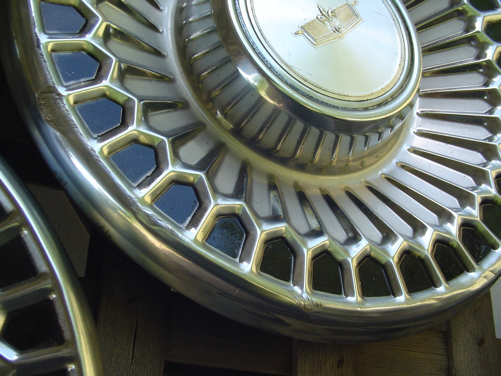 1977 1978 1979 CHEVY CHEVROLET CAPRICE VINTAGE HUB CAPS WHEEL COVERS CENTER CAP
