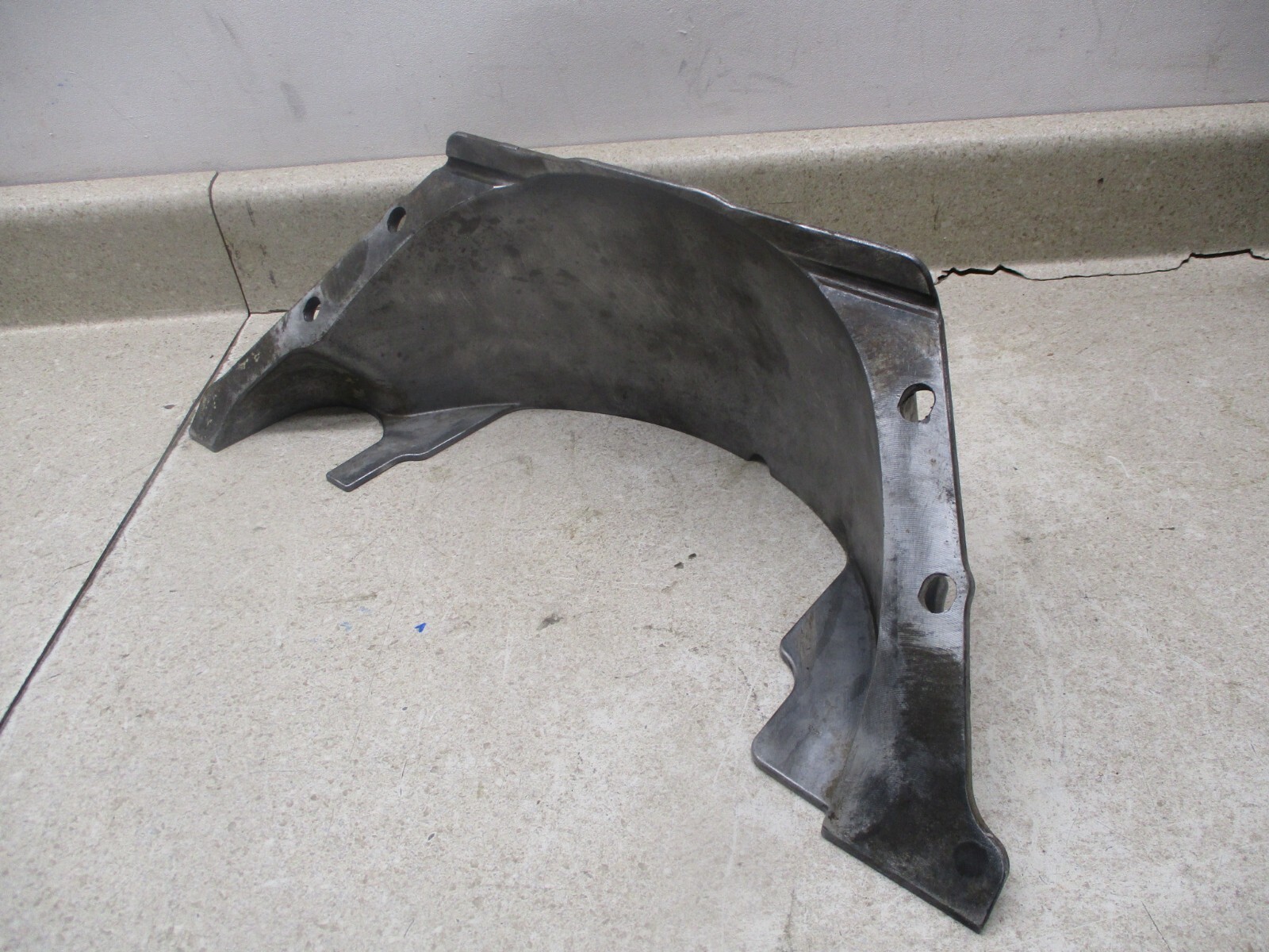 15765623 1999 to 2006 Silverado 2500 4L80E Transmission Dust Cover Shroud OEM