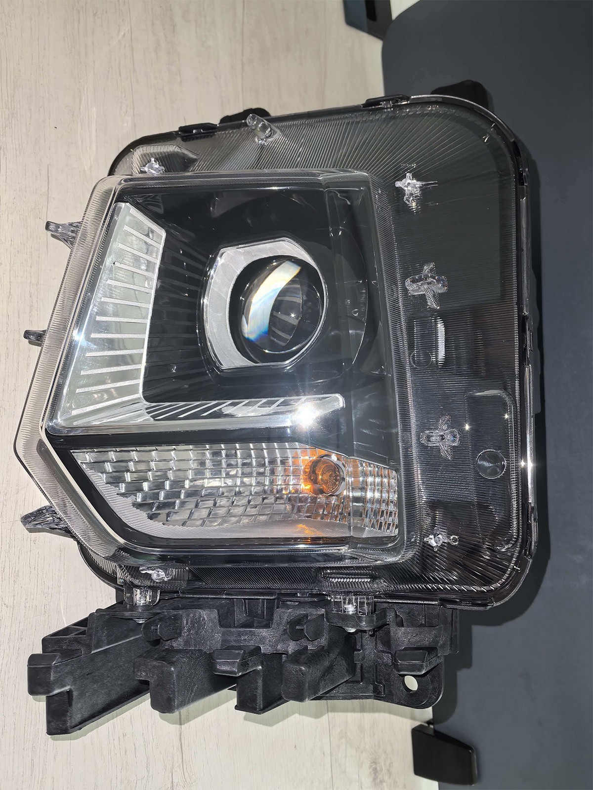 New Left or Right Side Halogen Headlight For 2022-2024 Hyundai Santa Cruz Opt.