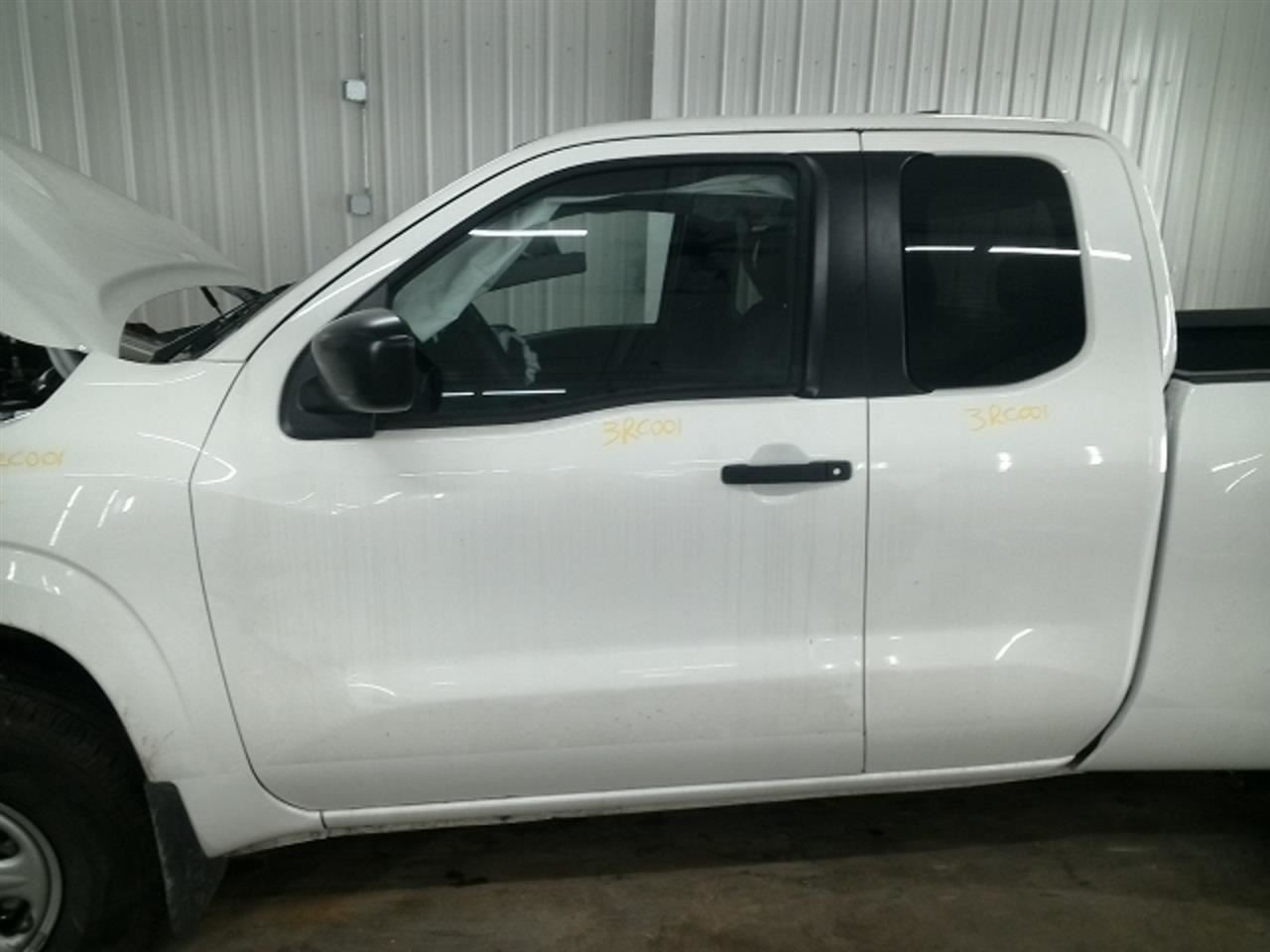 FRONTIER 2024 Front Door Trim Panel 104818863