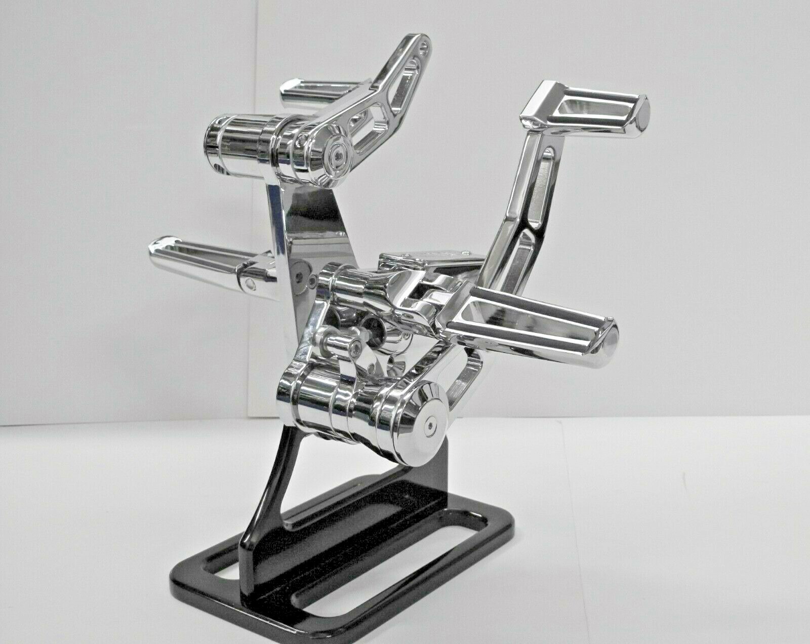OUTLAW CYCLE PRODUCTS 82-94 FXR CHROME FORWARD CONTROLS HARLEY FXRS/P/T