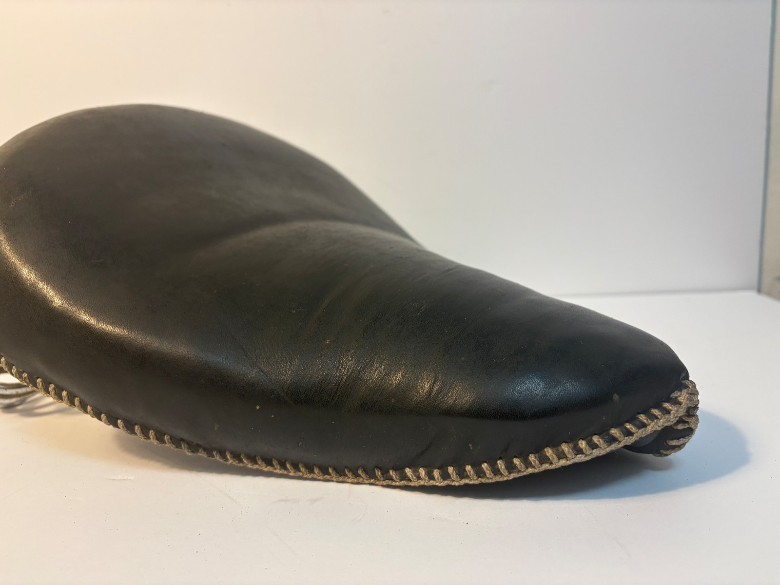 Bates Motorcycle Solo Seat – Dark Brown Leather – Beautiful Patina-Knucklehead