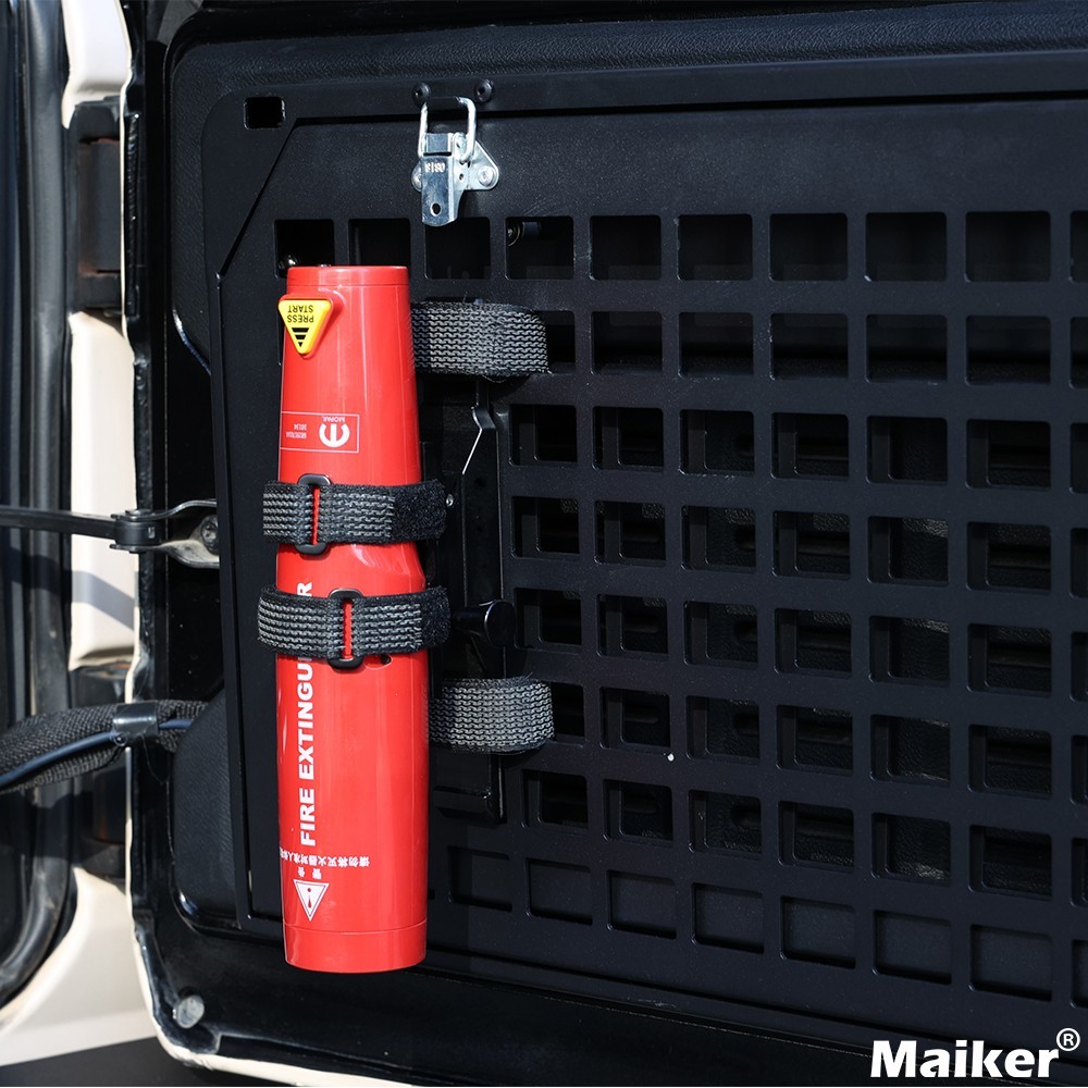 Car tailgate table with a foldable storage capacity of up to 1000 pounds