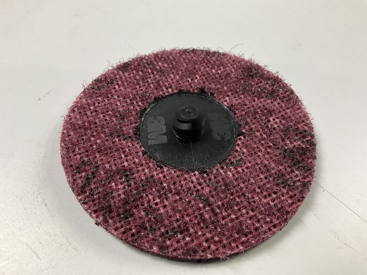3M 07486 Scotch-Brite Roloc Surface Prep Disc, Medium Grit, 3″ – 25 Pieces