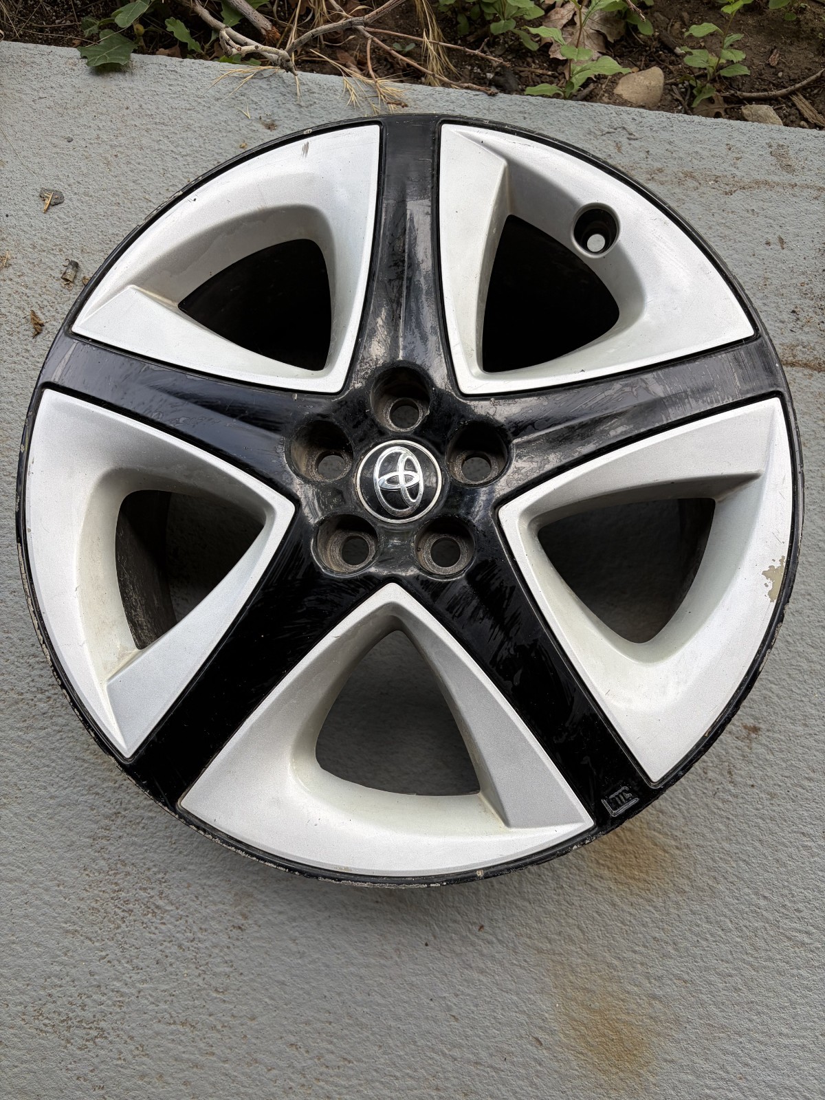 TOYOTA PRIUS 2016 2017 2018 2019 2020 2021 2022 17″ FACTORY ORIGINAL #4261147500