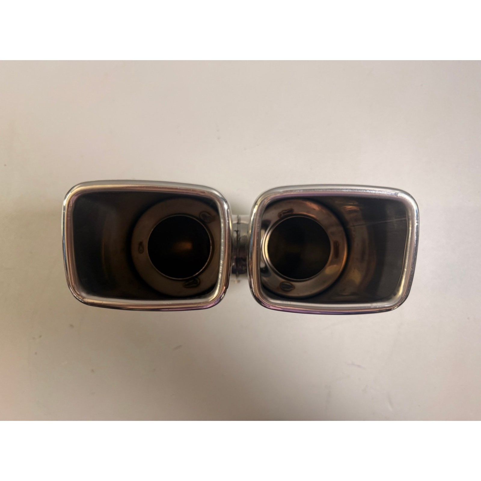 Dual Square Exhaust Tips 2.5″ Inlet 3.4″ Outlet 9.5″ Length – Threaded Rolled