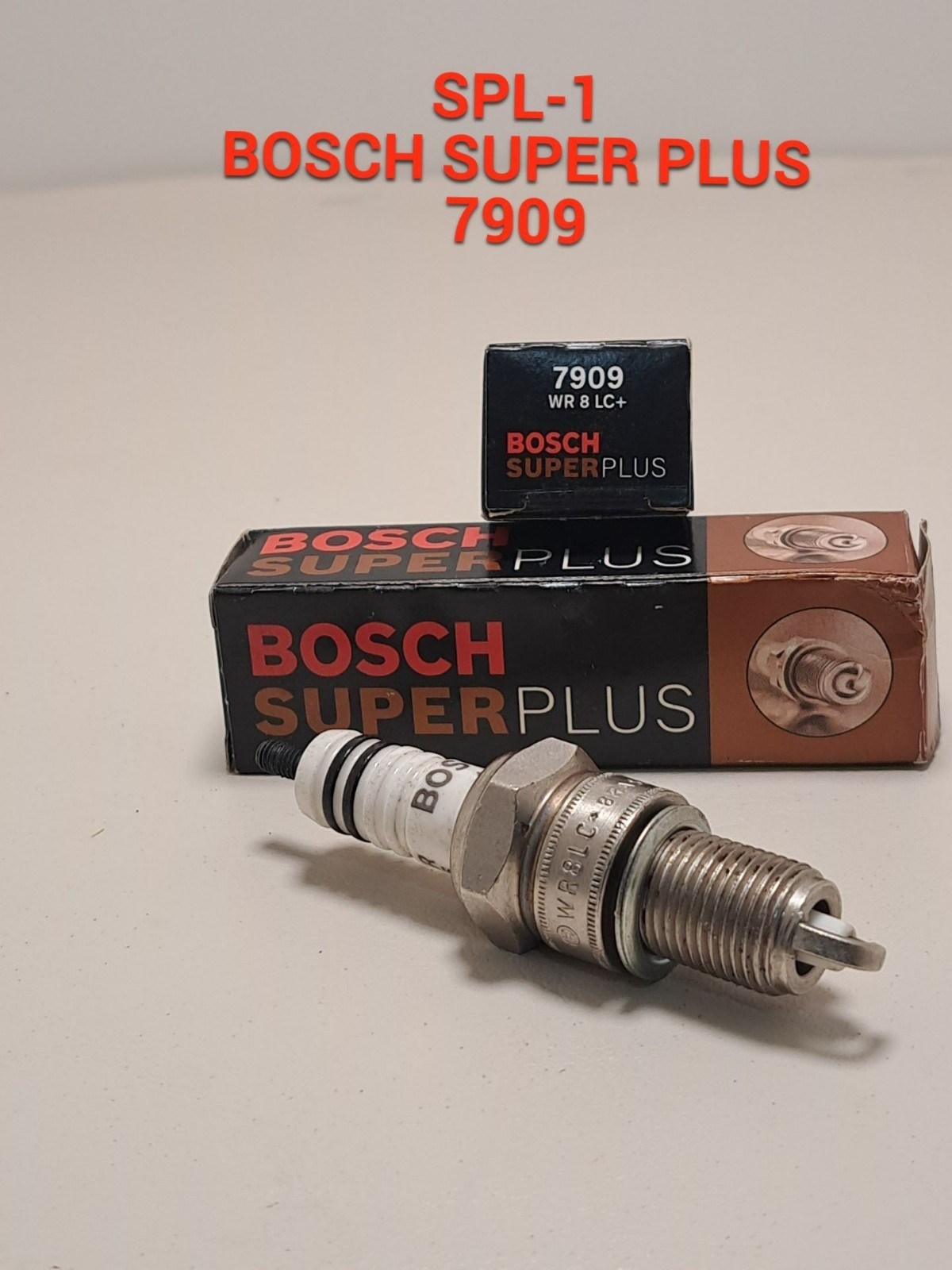 – Bosch SUPER PLUS #WR 8 LC+ -7909- Spark Plugs NOS NIB #0242229779-3UZ