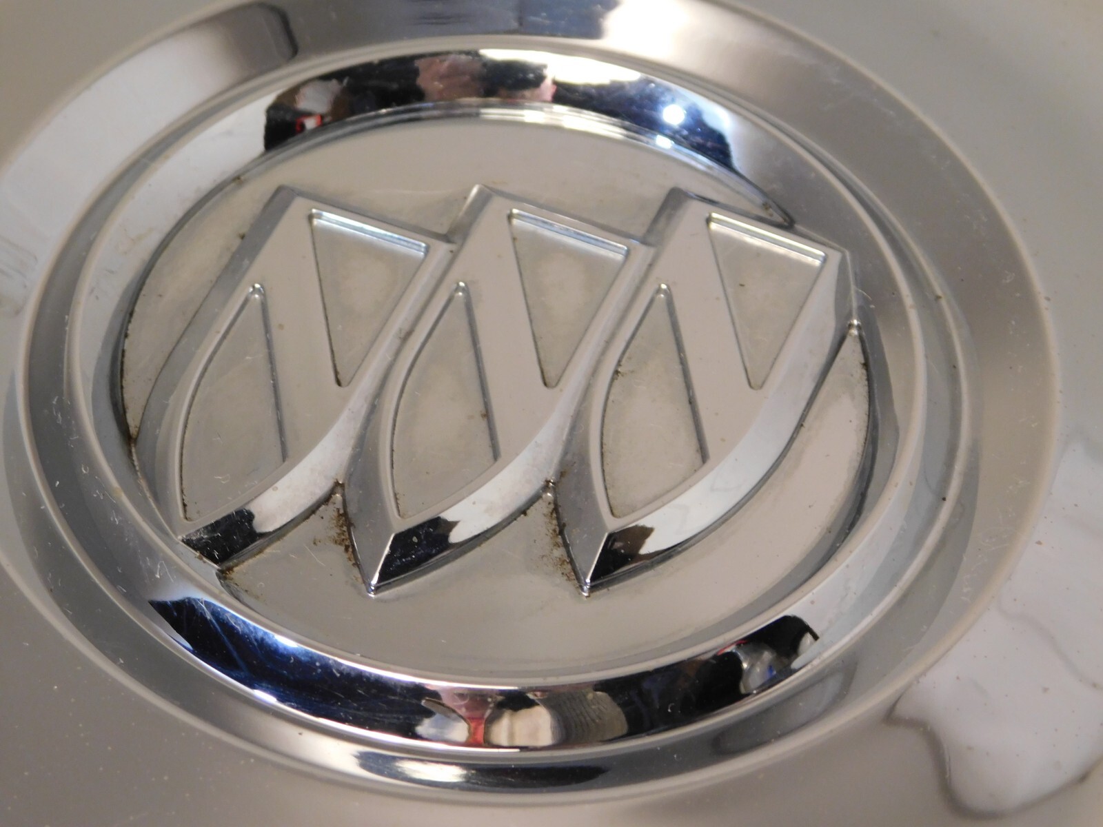 1) ONE 2010-2017 BUICK ENCLAVE Chrome Wheel Center Hub Cap Hubcap 9597721