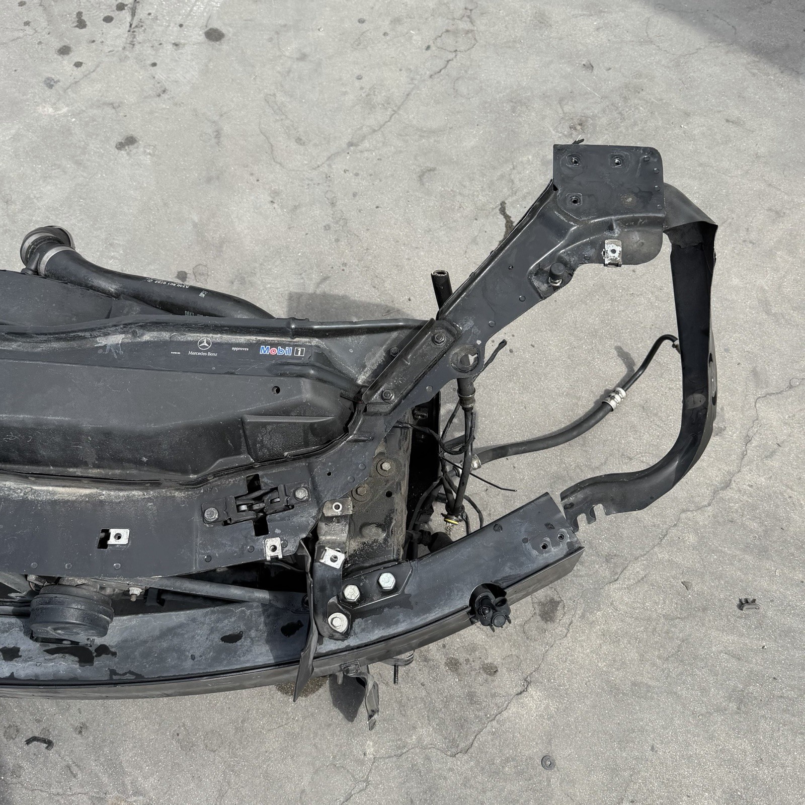 03-06 Mercedes SL500 R230 Radiator Support AC Condesner Fan Reinforcement OEM