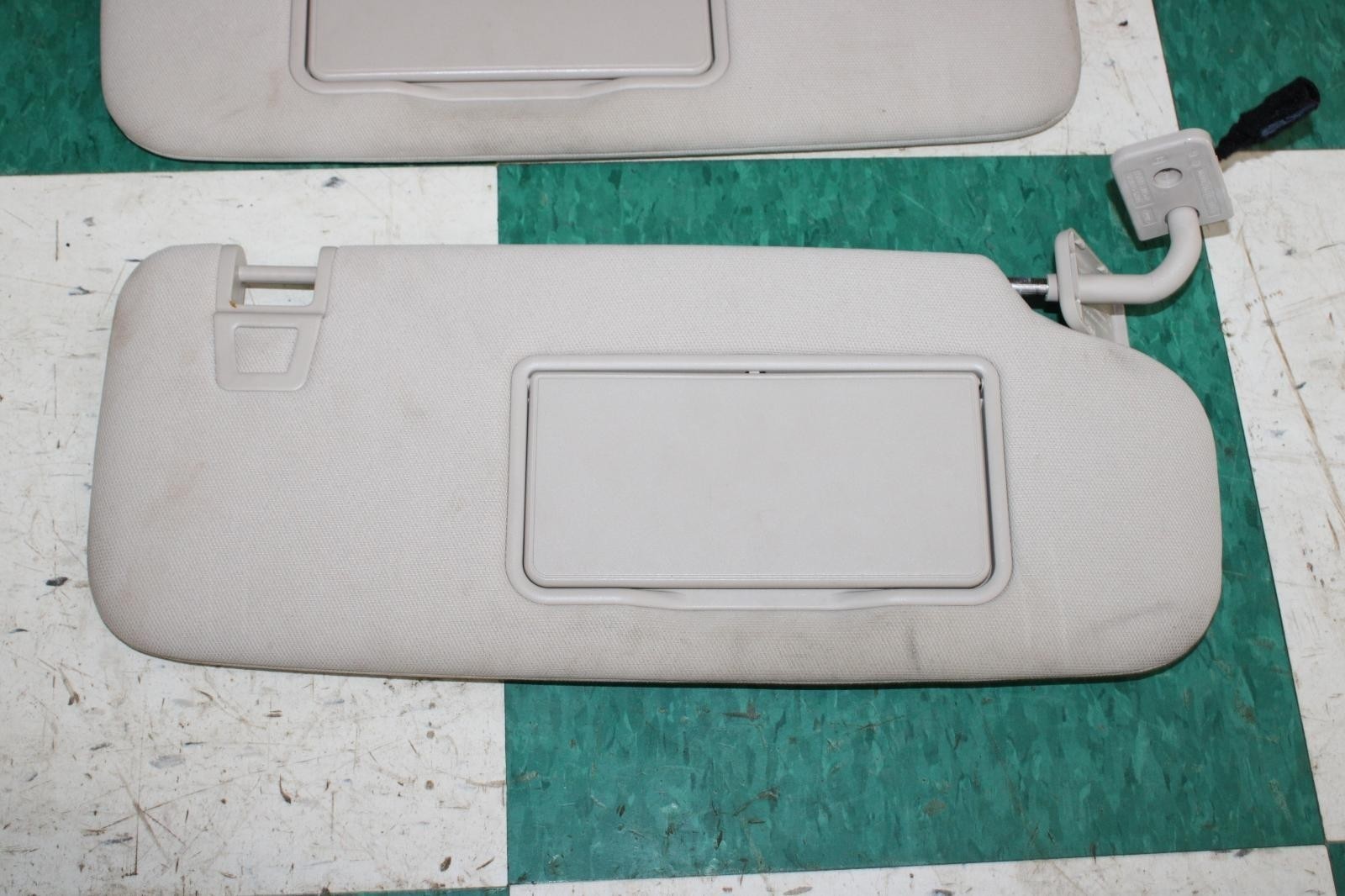 ⚠️NOTE⚠️ 20-25 Explorer Sandstone Interio Pair LH RH Sun Visor Factory OEM WTY