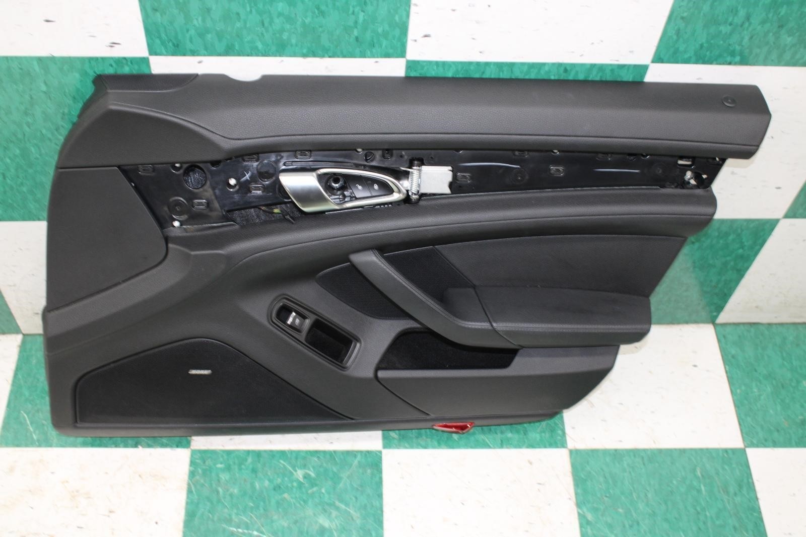 ⚠️NOTE⚠️ 10-16 Panamera Black Front Passenger Right Interior Door Trim Panel OEM