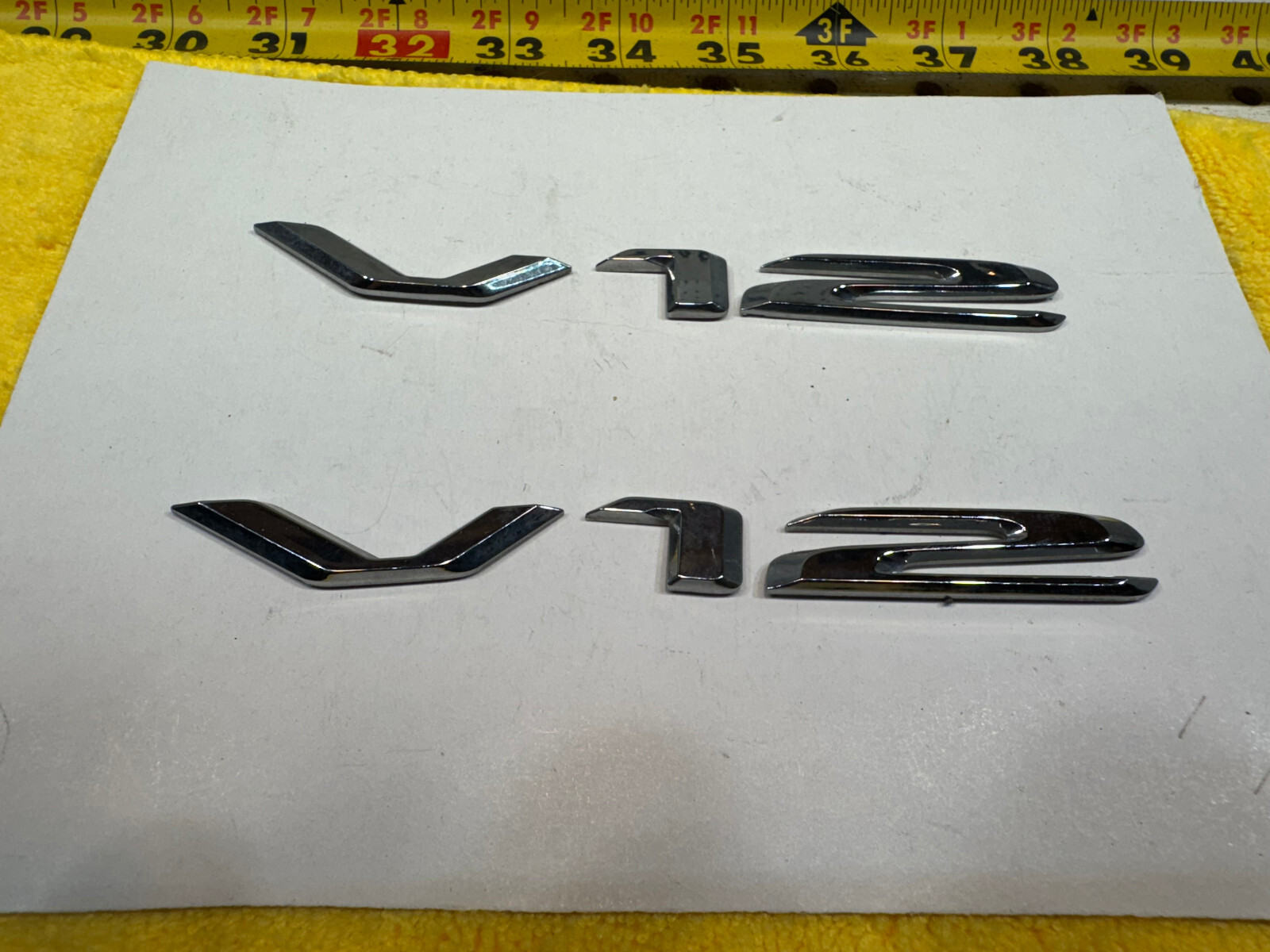 Genuine Mercedes 93-95 R129 SL600 V12 fender sides PLASTIC chrome V12 Two Emblem
