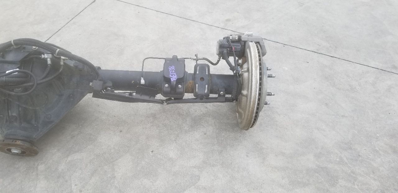 21 CHEVY SILVERADO 1500 1500 REAR AXLE 9.50″ RING GEAR 3.42 RATIO GM BUILT