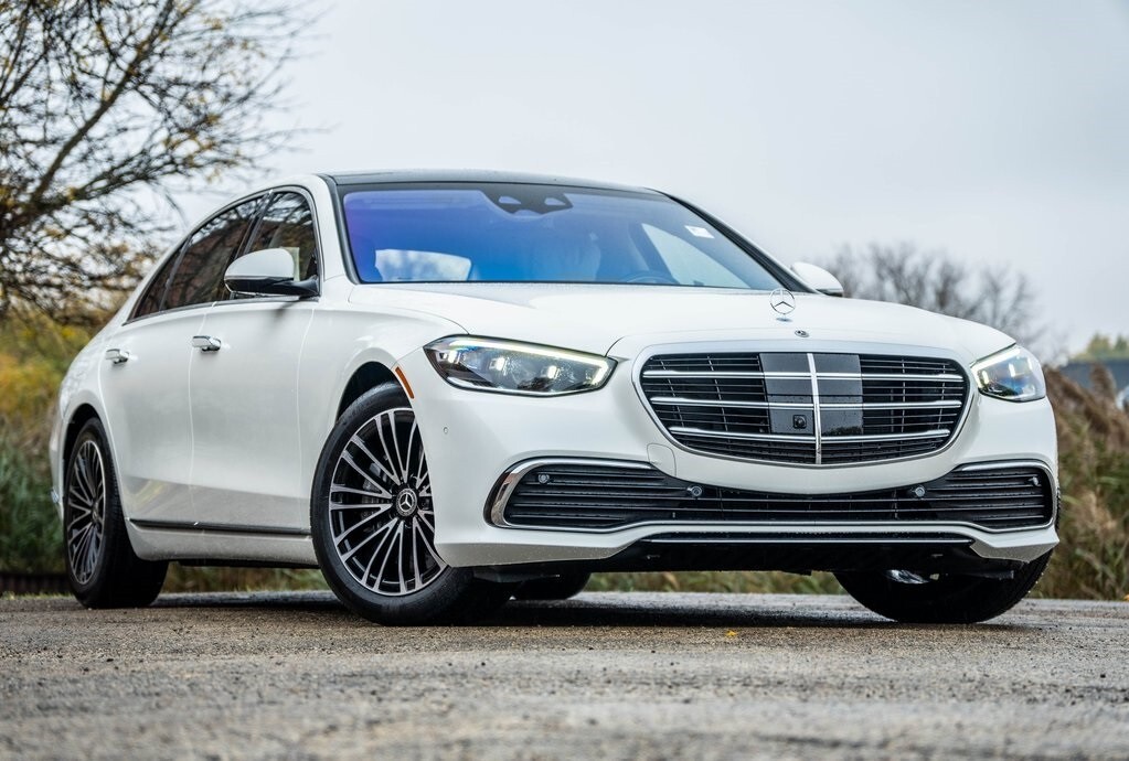 Touch Up Paint for Mercedes Benz paint code 799, Diamond White.