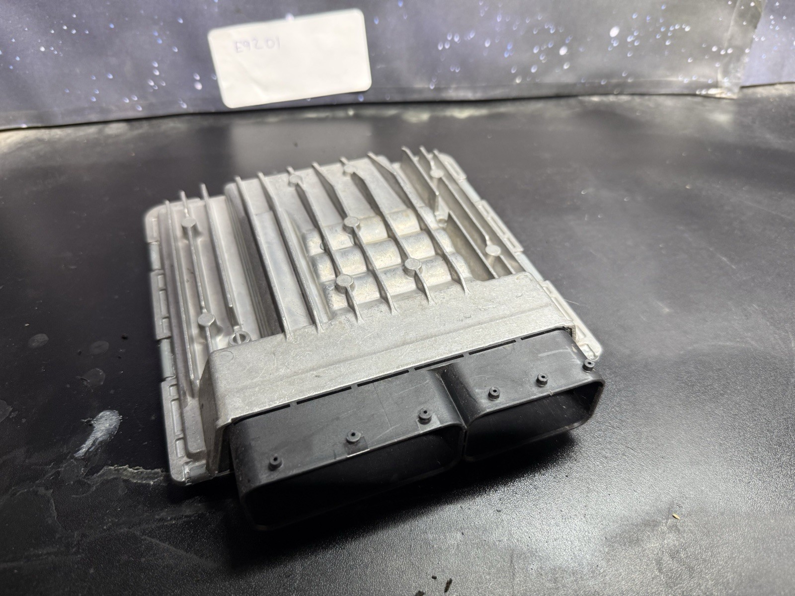 2007-2013 BMW E82 E88 E90 E92 E93 328i ENGINE CONTROL MODULE ECM 7614362 OEM