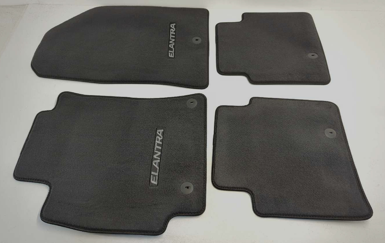 New OEM Genuine Hyundai Floor Mats 2017-2020 Elantra Black Carpet F2F14-AC000