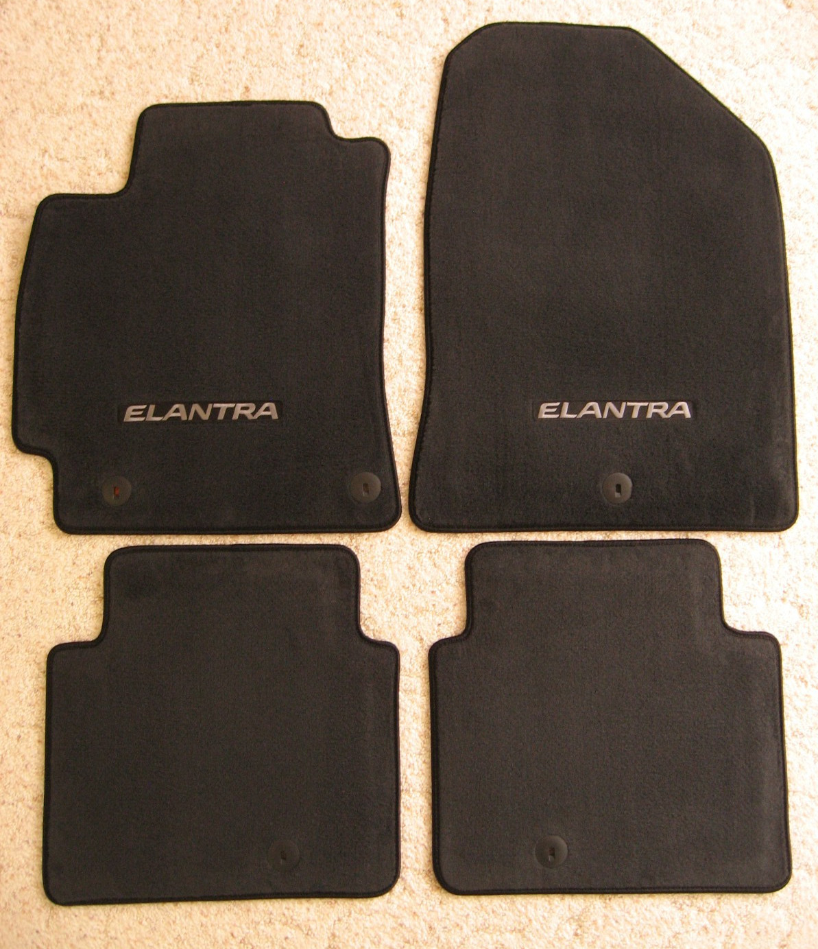 New Genuine OEM Hyundai Elantra 2017 – 2020 Floor Mats Black F214-AC000 Mat Set