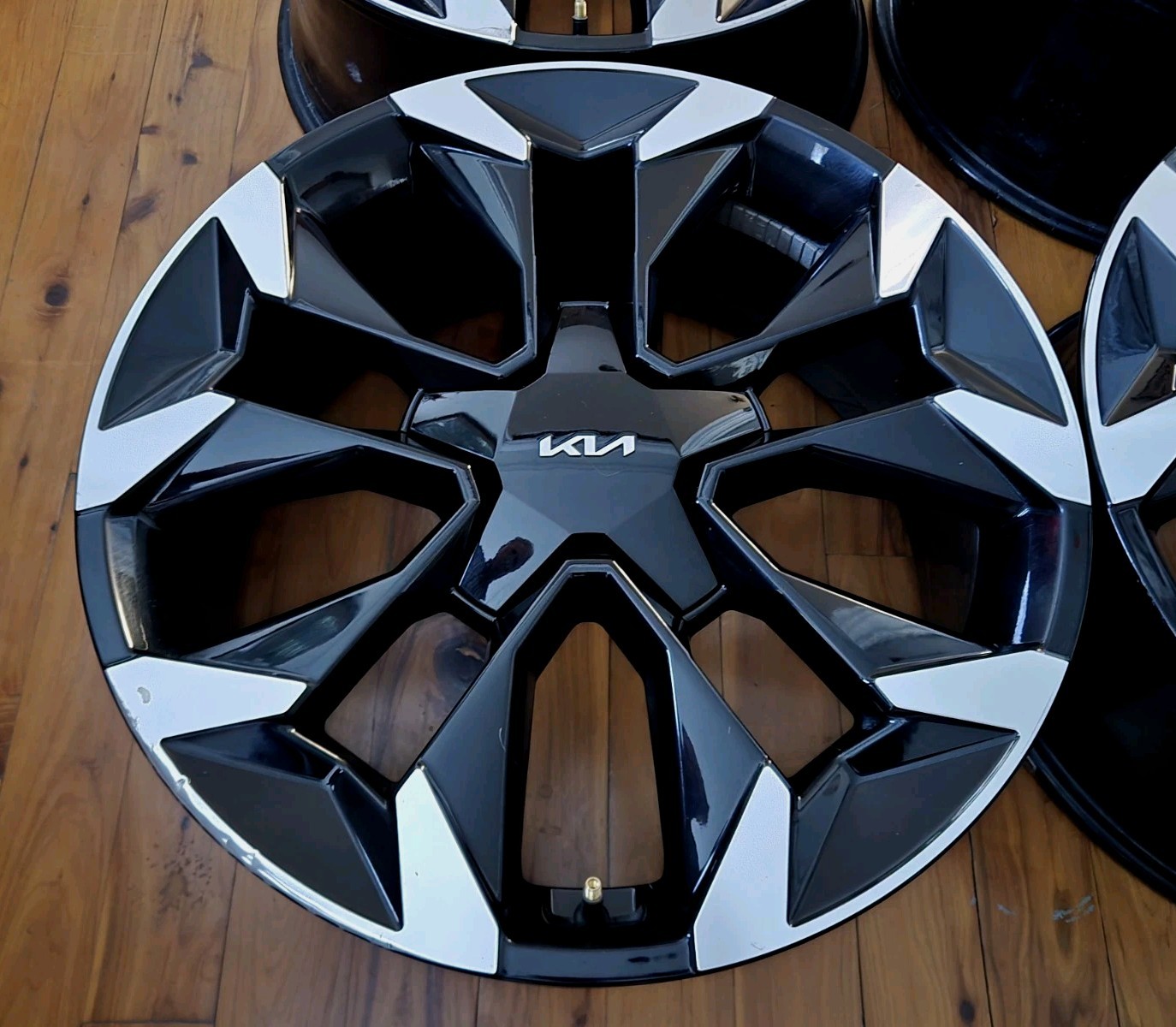 GENUINE 20×8 5 Kia Factory SINGLE Rim OEM 52910-P2810 Wheel 24 25 26 Sorento