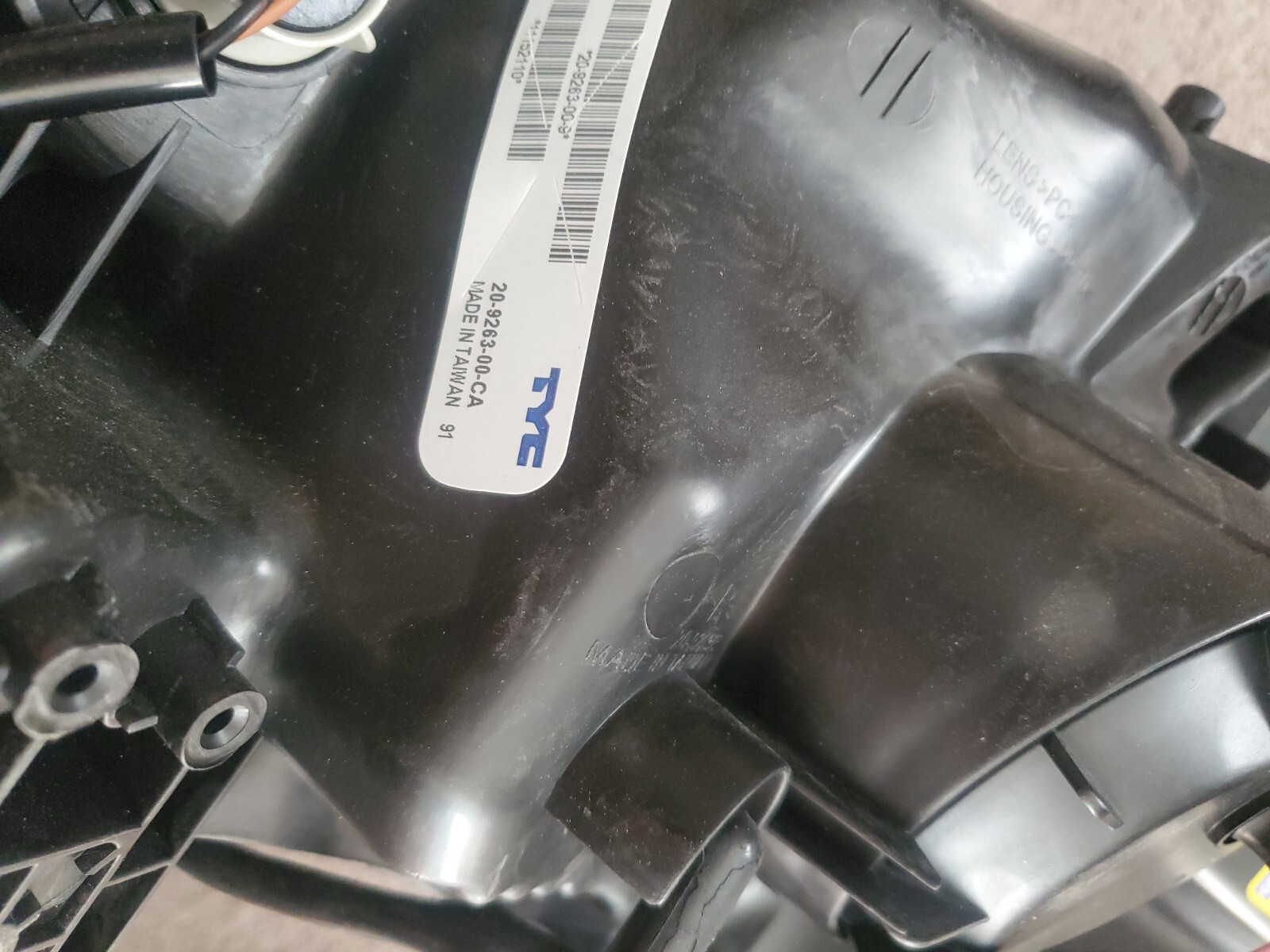 Headlight Assembly RH/Pass Fits Mitsubishi Outlander Sport