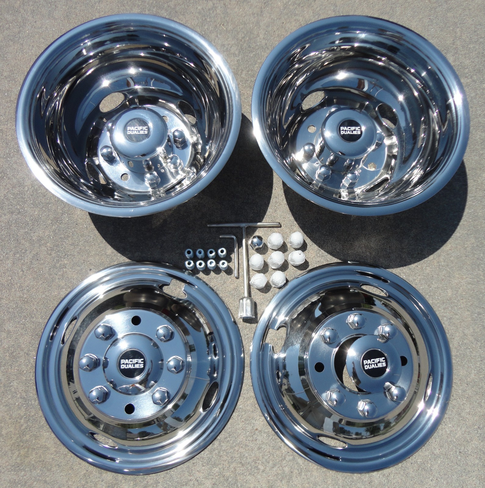 Ford F350 1999 2000 2001 2002 16″ 2WD / 4WD Dually Wheel Simulators