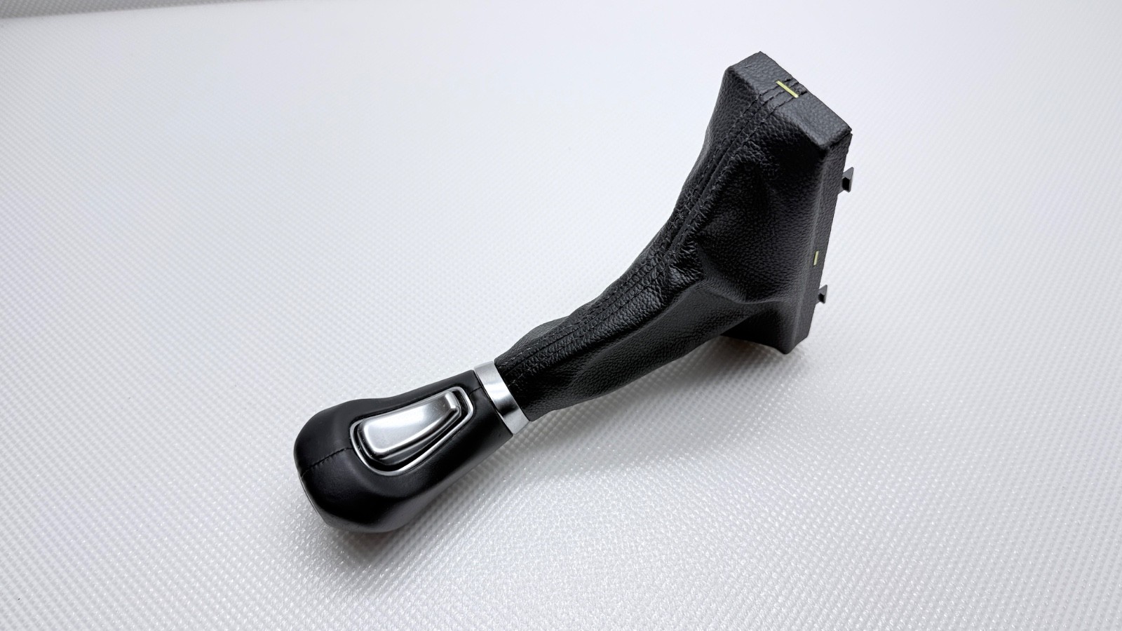 2013-2018 HYUNDAI SANTA FE GEAR SHIFT SHIFTER KNOB HANDLE W/ BOOT 467202W200 OEM